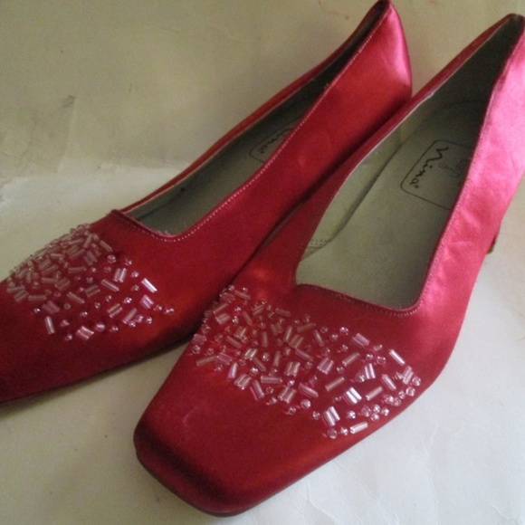 NINA Vintage Red Satin Beaded Square Toe Pumps - Picture 2 of 7